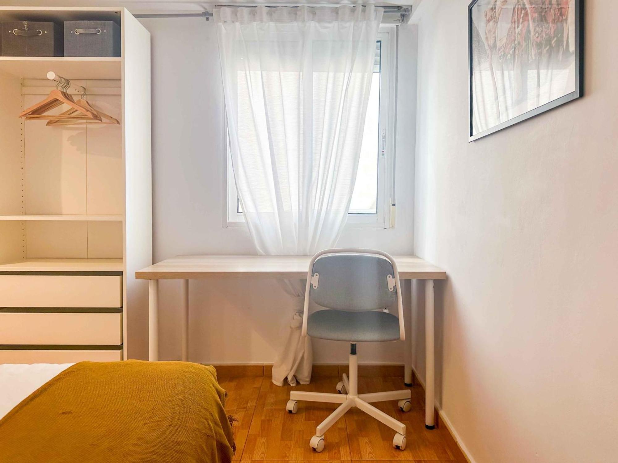 Amplio Apartamento En Pleno Corazon De Alicante Exterior photo